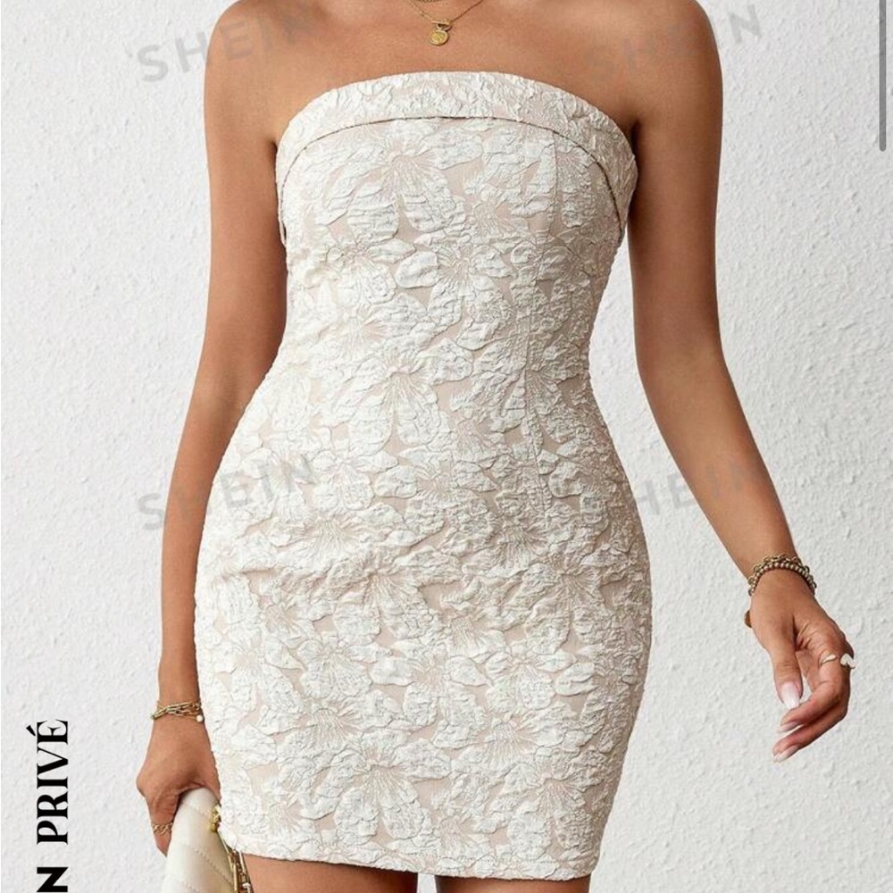Elegant Lace Strapless Dress
